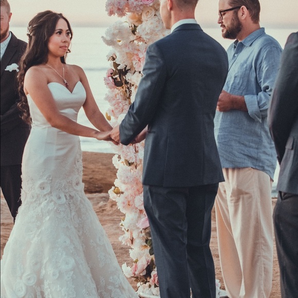 Enzoani Wedding Dress - Picture 4 of 5